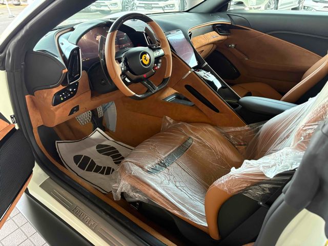 FERRARI Roma Spider