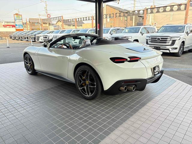 FERRARI Roma Spider