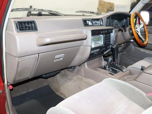 LANDCRUISER van