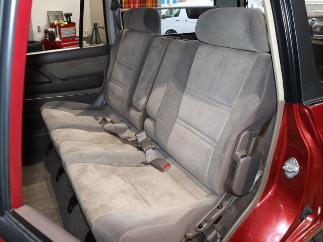 LANDCRUISER van