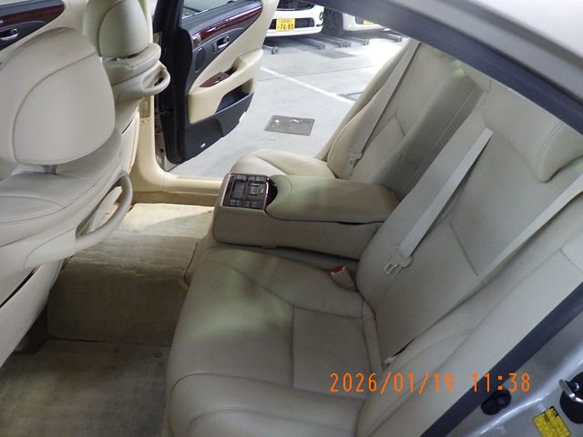LEXUS LS600hL