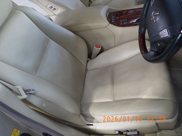 LEXUS LS600hL