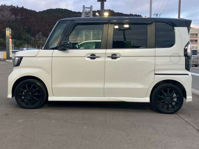 N-BOX CUSTOM 4WD