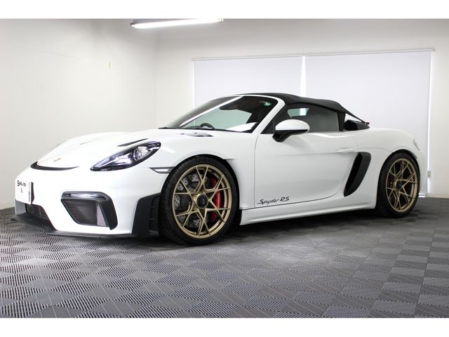 PORSCHE 718 Spyder
