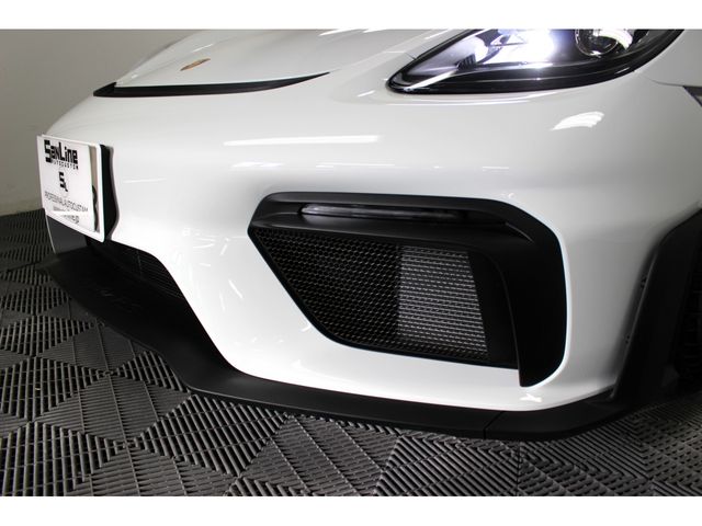 PORSCHE 718 Spyder