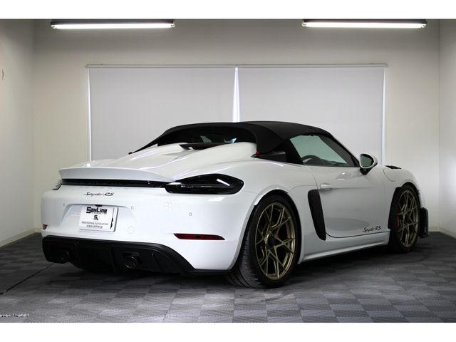 PORSCHE 718 Spyder