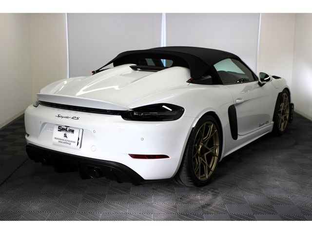 PORSCHE 718 Spyder