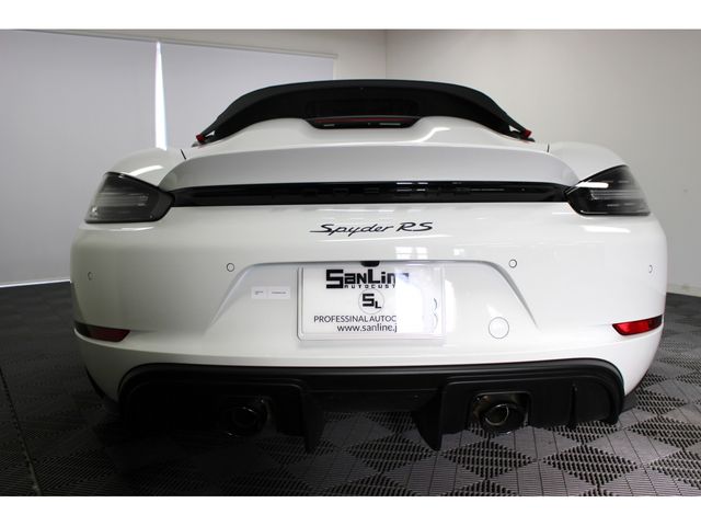 PORSCHE 718 Spyder