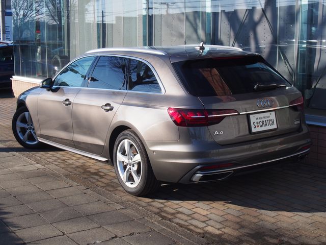 AUDI A4 AVANT