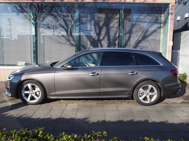 AUDI A4 AVANT