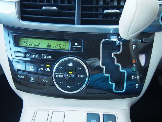 ESTIMA HYBRID 4WD
