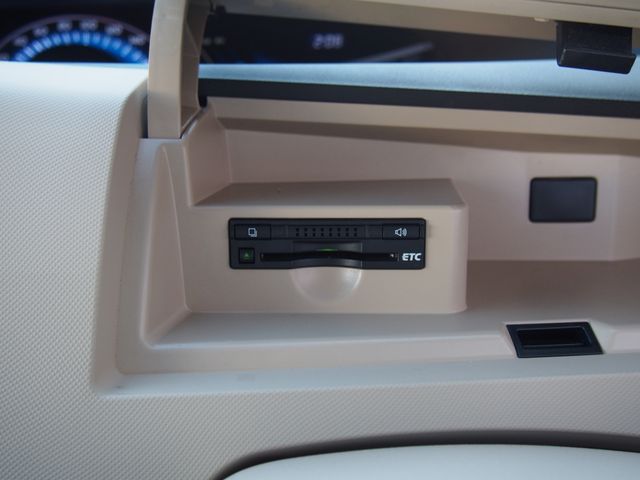 ESTIMA HYBRID 4WD