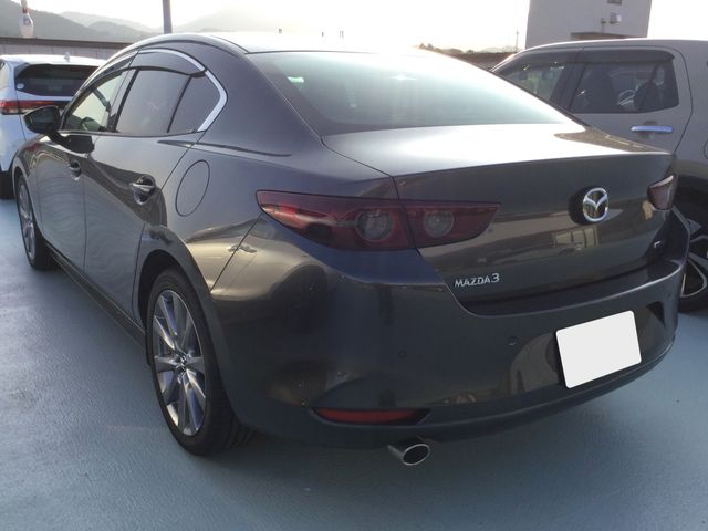 MAZDA3 SEDAN