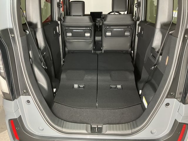 N-BOX CUSTOM 4WD