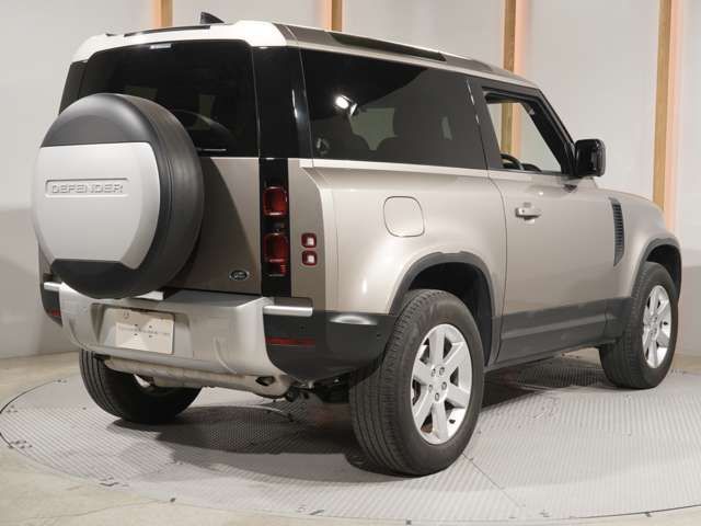 ROVER DEFENDER
