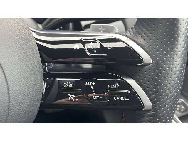 MERCEDES BENZ EQA