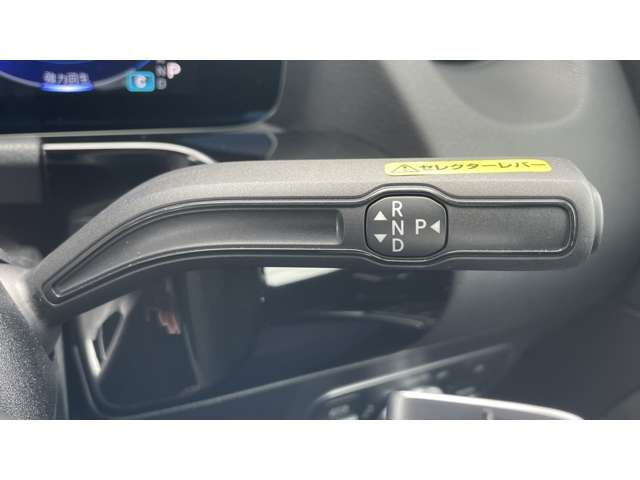 MERCEDES BENZ EQA