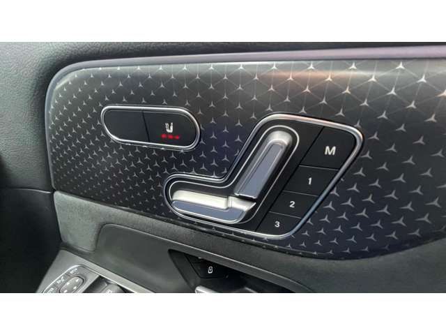 MERCEDES BENZ EQA