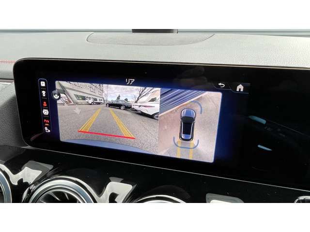 MERCEDES BENZ EQA