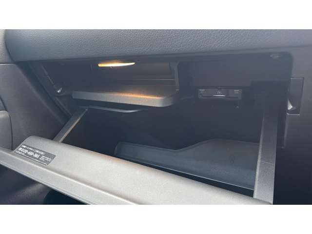 MERCEDES BENZ EQA