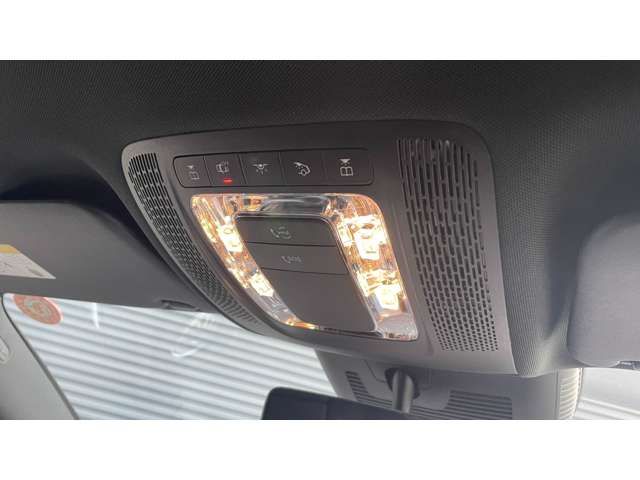 MERCEDES BENZ EQA