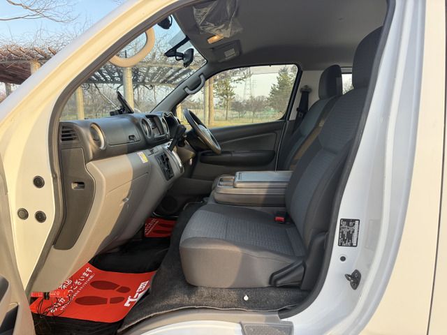 NV350 CARAVAN 4WD