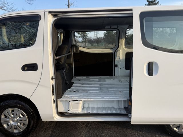 NV350 CARAVAN 4WD