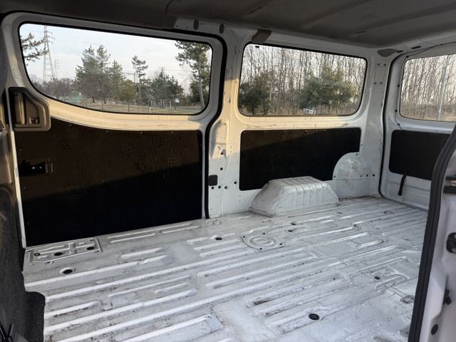 NV350 CARAVAN 4WD