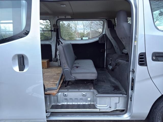 NV350 CARAVAN 4WD