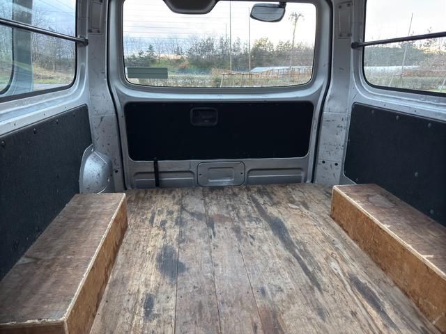 NV350 CARAVAN 4WD