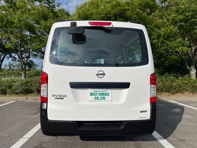 NV350 CARAVAN 4WD