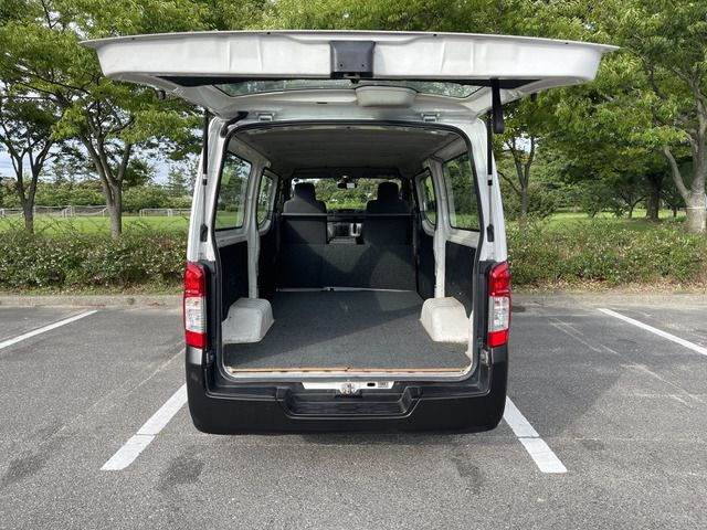 NV350 CARAVAN 4WD