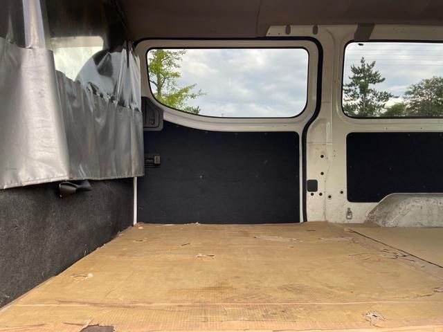 NV350 CARAVAN 4WD