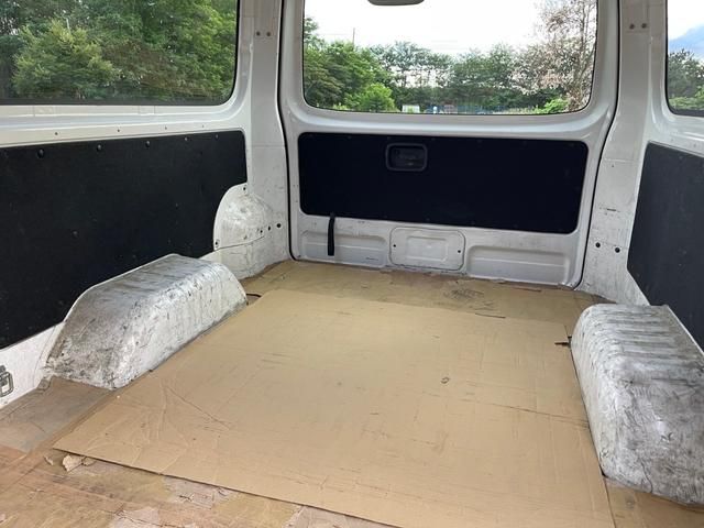 NV350 CARAVAN 4WD