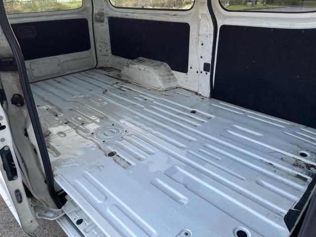 NV350 CARAVAN 4WD