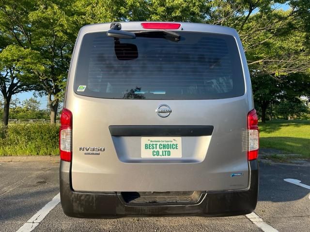 NV350 CARAVAN 4WD