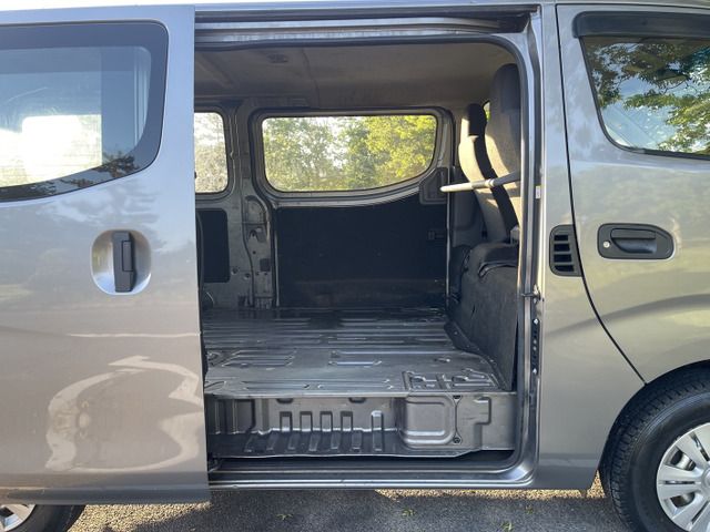 NV350 CARAVAN 4WD