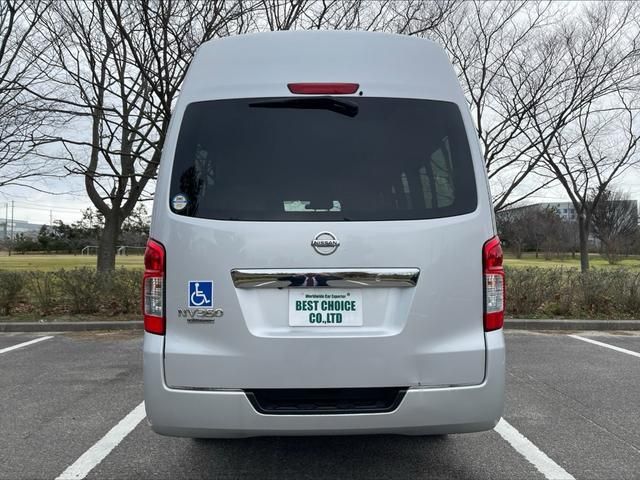 NV350 CARAVAN 4WD