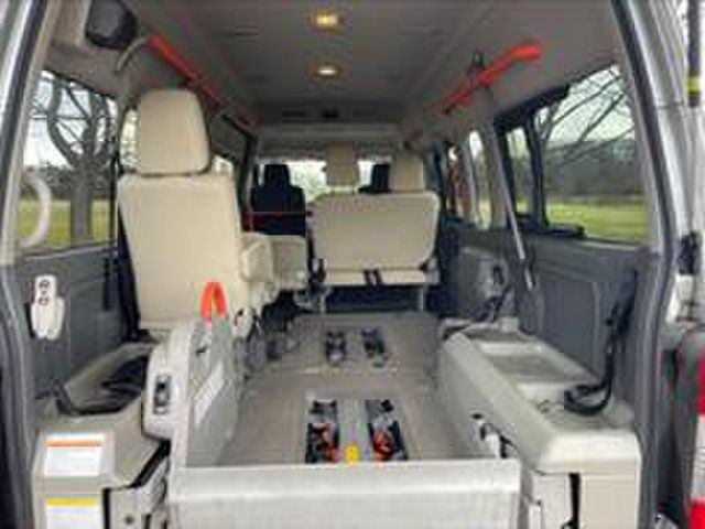 NV350 CARAVAN 4WD