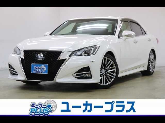 CROWN sedan hybrid
