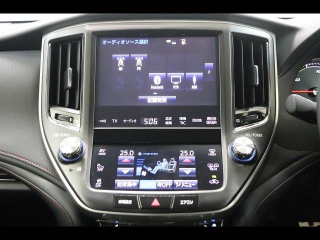 CROWN sedan hybrid