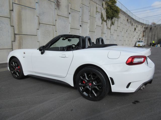 ABARTH 124 SPIDER