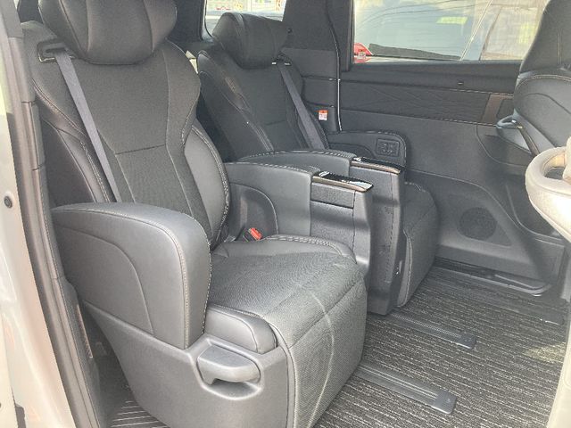 ALPHARD hybrid 4WD