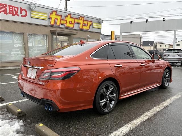 CROWN sedan hybrid 4WD