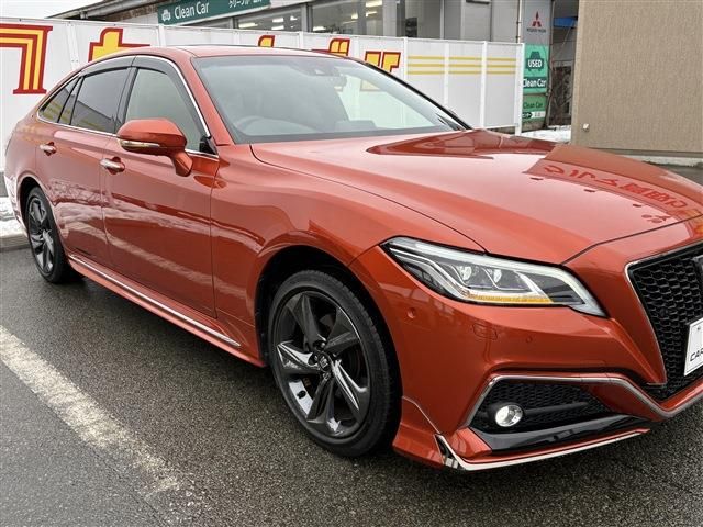 CROWN sedan hybrid 4WD