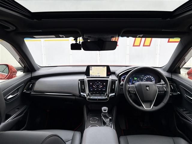 CROWN sedan hybrid 4WD