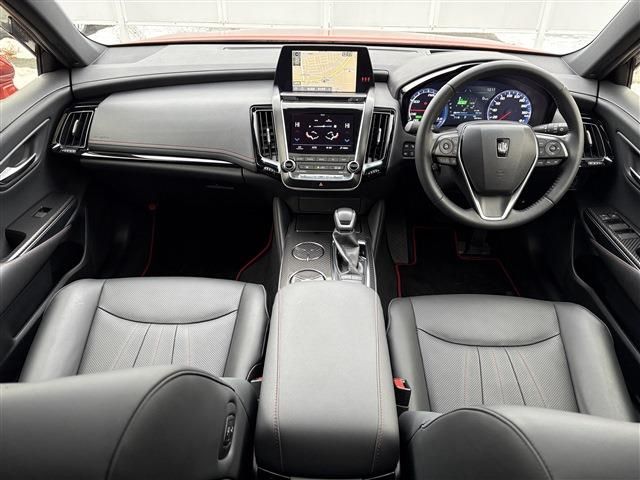CROWN sedan hybrid 4WD