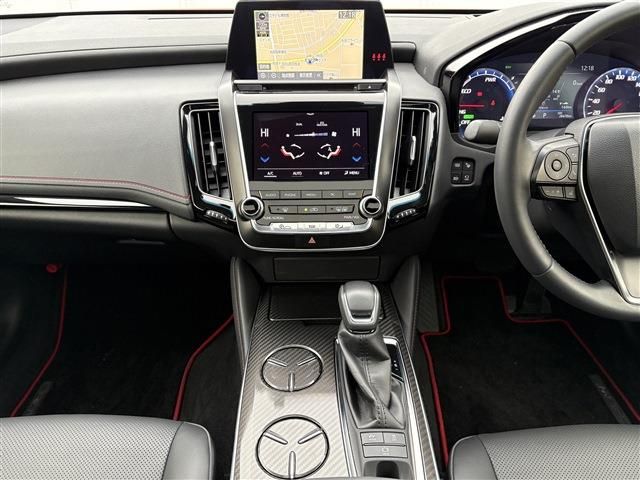 CROWN sedan hybrid 4WD