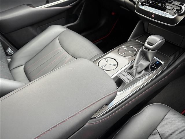 CROWN sedan hybrid 4WD