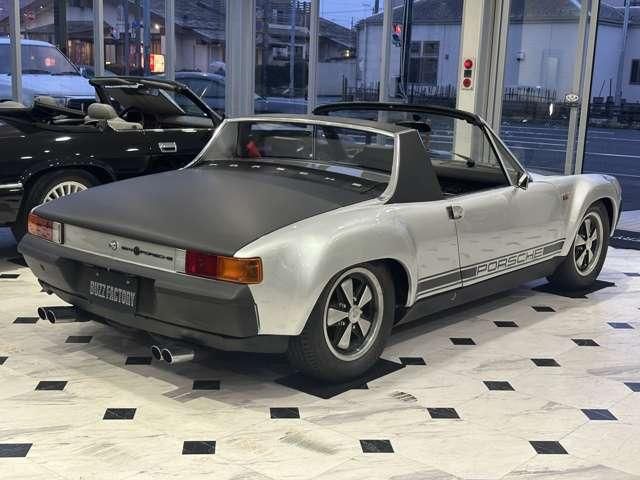 PORSCHE 914